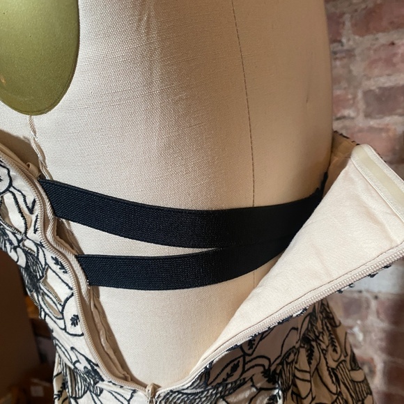 Tibi Cream and Black Strapless Floral Embroidered Midi Dress SZ 2 - Picture 6 of 7